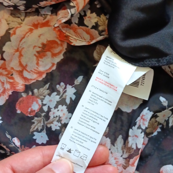 SWS floral romper with train - Picture 11 of 12